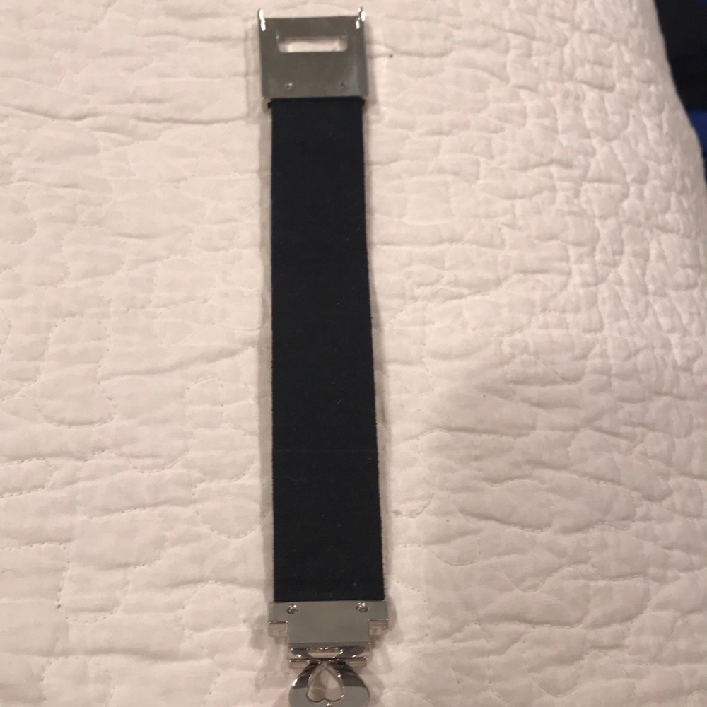 Rhinestone heart clasp bracelet - Picture 9 of 15